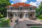 Classical panoramic family villa with exclusive Buda side location