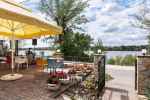 Property on the Danube with a restaurant and guesthouse with everlasting panoramic view