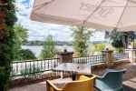 Property on the Danube with a restaurant and guesthouse with everlasting panoramic view